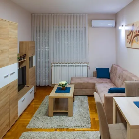 Apartment Happy Day *