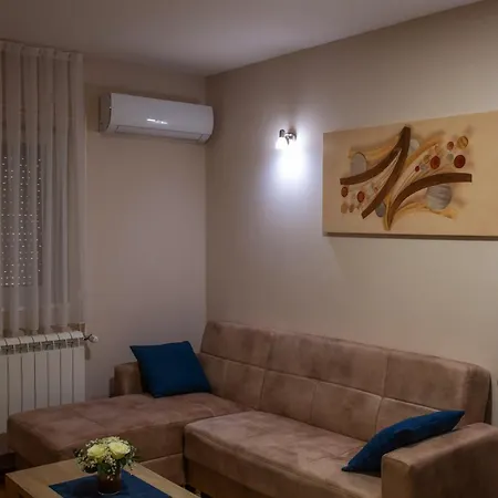 Apartment Happy Day
